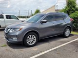 Used 2017 Nissan Rogue SV w/ SV Premium Package image 3