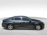 Used 2022 Hyundai Sonata SE w/ Cargo Package image 3
