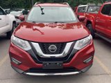 Used 2018 Nissan Rogue SV image 2