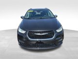 Used 2021 Chrysler Pacifica Limited w/ Uconnect Theater Family Group image 2