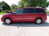 Used 2013 Chrysler Town & Country Touring image 2