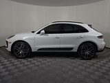 Certified 2022 Porsche Macan image 2