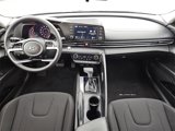 Used 2022 Hyundai Elantra SEL image 5