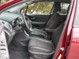 Used 2022 Chevrolet Trax LT w/ LT Convenience Package image 3