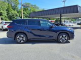 Used 2022 Toyota Highlander XLE image 2