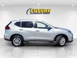 Used 2018 Nissan Rogue SV image 3