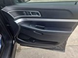 Used 2017 Ford Explorer XLT w/ Equipment Group 202A image 4