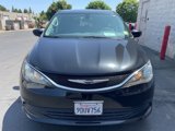 Used 2017 Chrysler Pacifica LX image 2