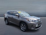 Used 2017 Toyota Highlander Limited Platinum image 2