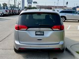 Used 2017 Chrysler Pacifica Touring-L image 4