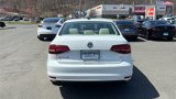 Used 2017 Volkswagen Jetta SE image 5