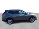 Used 2015 Nissan Rogue SV w/ SV Premium Package image 2