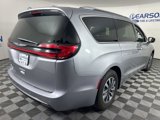 Used 2021 Chrysler Pacifica Touring-L image 4
