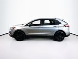 Used 2020 Ford Edge SE image 4