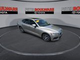 Used 2020 Volvo S60 T5 Momentum image 2