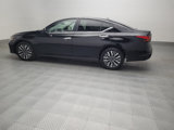 Used 2023 Nissan Altima 2.5 SV image 3