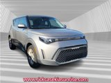 Used 2023 Kia Soul LX w/ LX Technology Package image 3