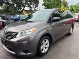 Used 2014 Toyota Sienna L image 3