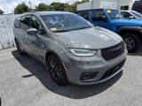 Used 2021 Chrysler Pacifica Touring-L w/ S Appearance Package image 2