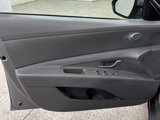 Used 2023 Hyundai Elantra SE image 3