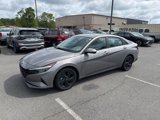 Used 2023 Hyundai Elantra SEL w/ Preferred Accessory Package image 3