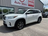 Used 2018 Toyota Highlander XLE image 3