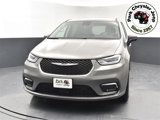 Used 2023 Chrysler Pacifica Touring-L image 2