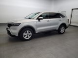 Used 2022 Kia Sorento LX image 2