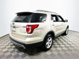 Used 2017 Ford Explorer XLT image 3