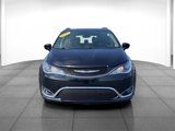 Used 2017 Chrysler Pacifica Touring-L image 2