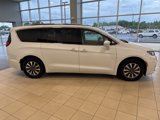 Used 2021 Chrysler Pacifica Touring-L image 6