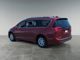 Used 2022 Chrysler Pacifica Touring-L image 6