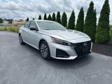 Used 2024 Nissan Altima 2.5 SV image 2