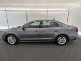 Used 2017 Volkswagen Passat 1.8T SE image 3