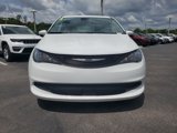Used 2023 Chrysler Voyager LX image 3