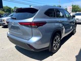 Used 2020 Toyota Highlander XLE image 3