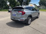 Used 2024 GMC Terrain SLT image 3