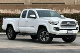Used 2016 Toyota Tacoma TRD Sport image 2