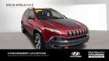 Used 2017 Jeep Cherokee Trailhawk image 3