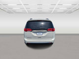 Used 2017 Chrysler Pacifica Touring-L Plus image 4