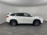 Used 2017 Toyota Highlander XLE image 5