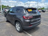 Used 2018 Jeep Compass Latitude w/ Cold Weather Group image 2