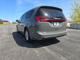 New 2025 Chrysler Pacifica Select image 3