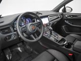 Used 2025 Porsche Macan image 4
