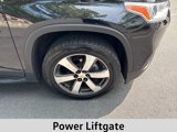 Used 2020 Chevrolet Traverse LT w/ LT Premium Package image 3