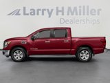 Used 2018 Nissan Titan SV image 3