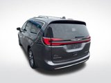 Used 2021 Chrysler Pacifica Touring-L image 5