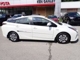 Used 2016 Toyota Prius Four image 2