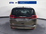Used 2023 Chrysler Pacifica Limited image 4