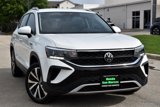 Used 2023 Volkswagen Taos SE image 2